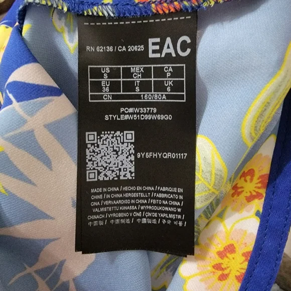 Guess Cross Over Floral Top - Picture 11 of 12